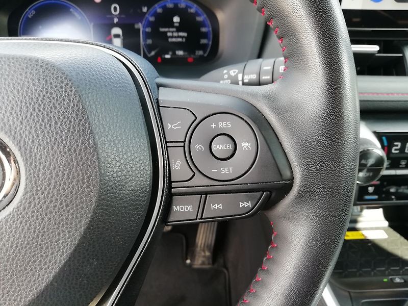Toyota RAV4 2,5 PHEV 4WD Executive - fotka 11 z 24