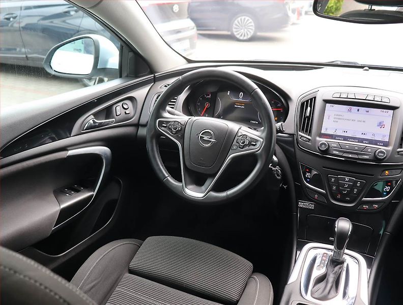 Opel Insignia (2016) 2.0 CDTI, 4X4, Automat - fotka 7 z 20