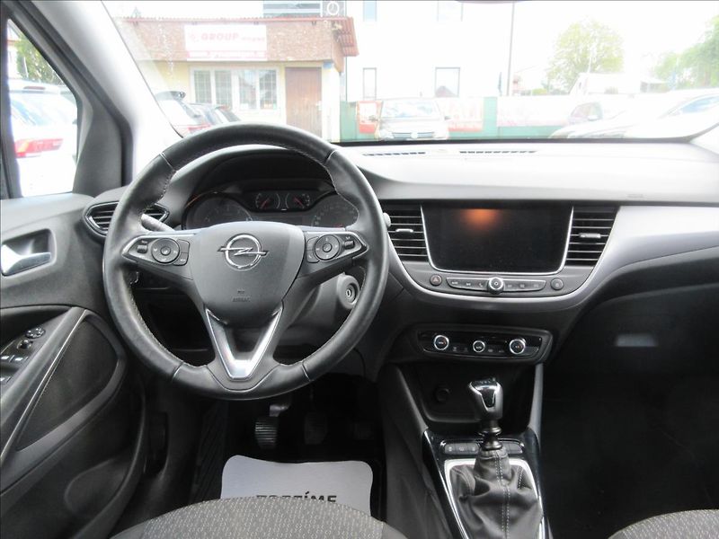 Opel Crossland 1,2 Turbo - fotka 8 z 16