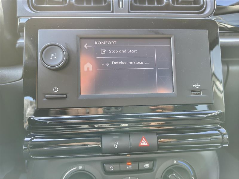 Citroën C3 1,2   YOU 82K - fotka 13 z 15