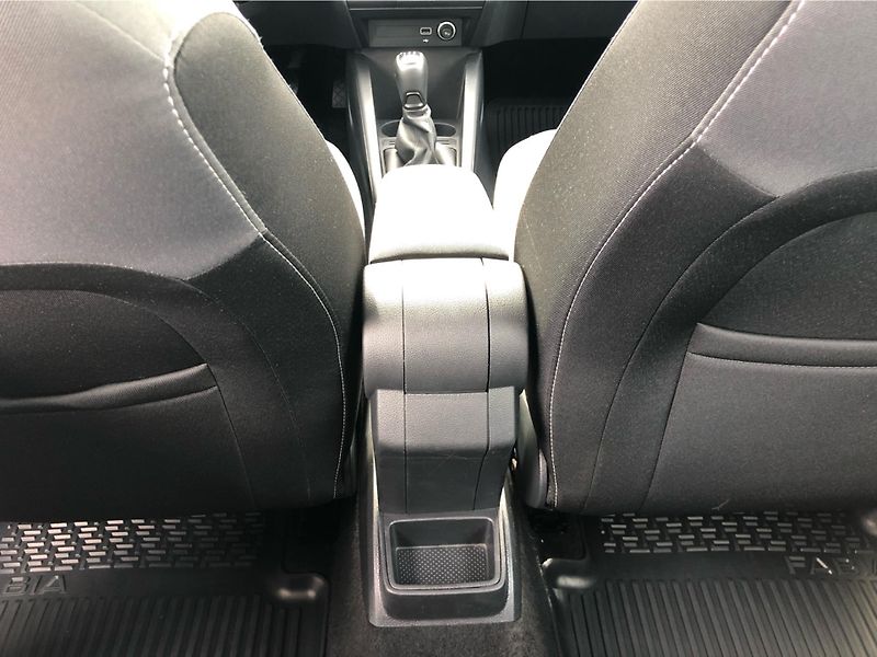 Škoda Fabia III Ambition 1.0 MPI /44kW - fotka 22 z 28