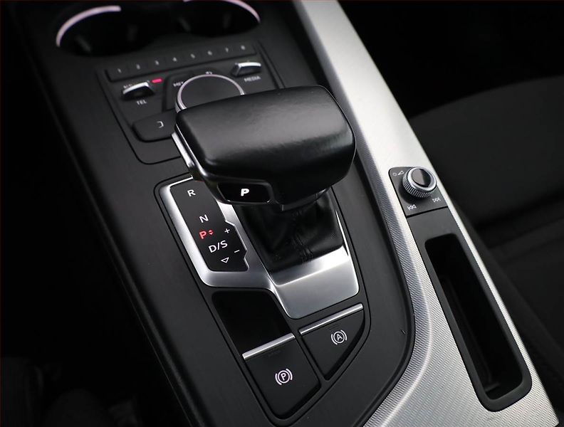 Audi A4 (2018) 2.0 TDI, 4X4, Automat - fotka 11 z 19