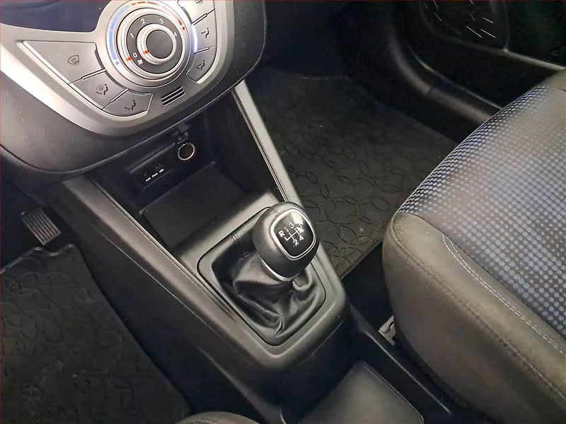 Hyundai ix20 (2013) 1.4 CVVT - fotka 13 z 15