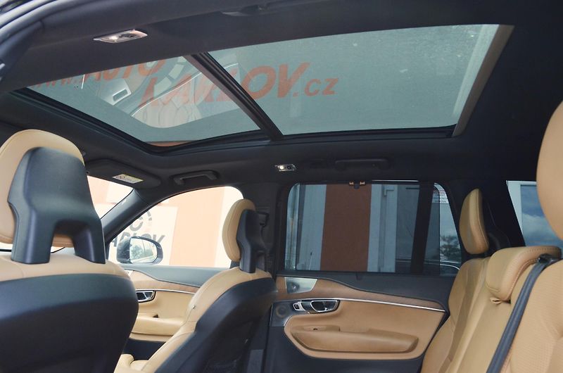 Volvo XC90 (2016) D5 // REZERVOVÁNO // - fotka 19 z 47