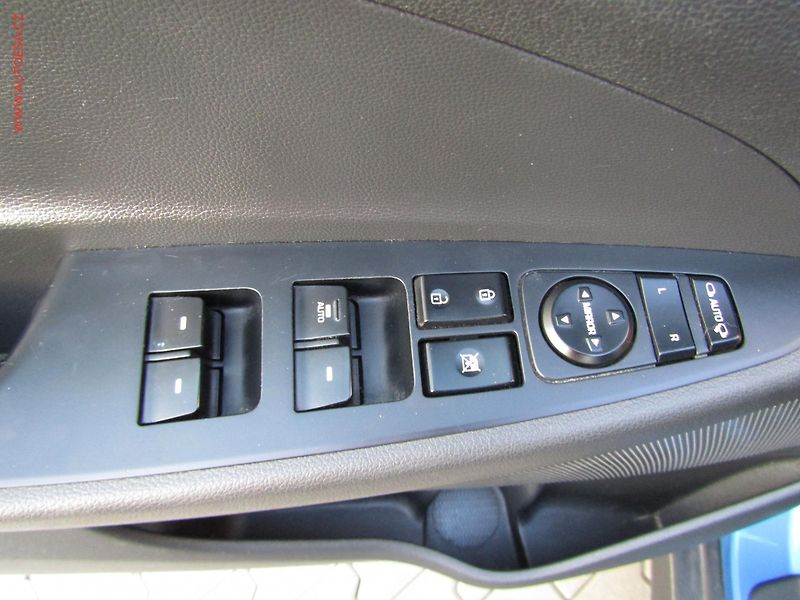 Hyundai Tucson (2015) 2.0 CRDi 4x4, ČR, Navi, xenon - fotka 11 z 21