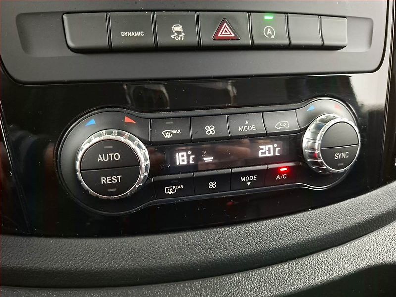 Mercedes-Benz Vito (2021) Select 119 CDI 4x4, Bus, 7Míst - fotka 17 z 22