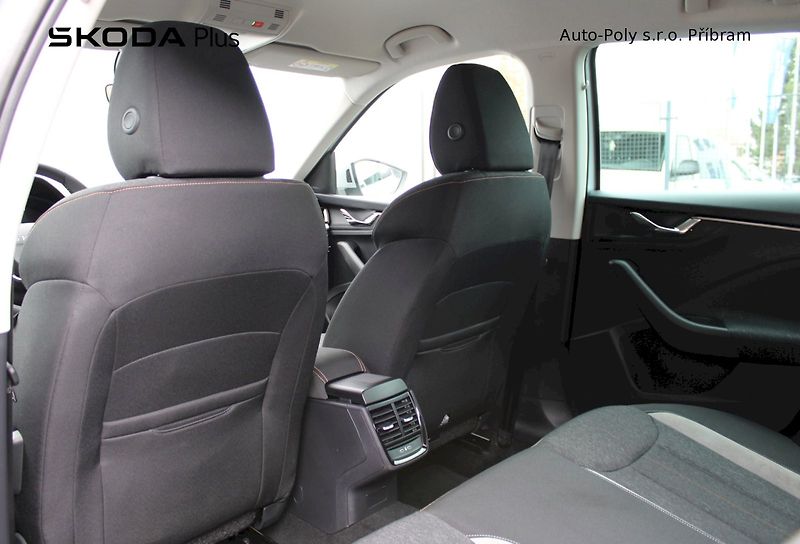 Škoda Kamiq (2025) Top Selection 1.0TSI / 85kW 7° - fotka 20 z 24