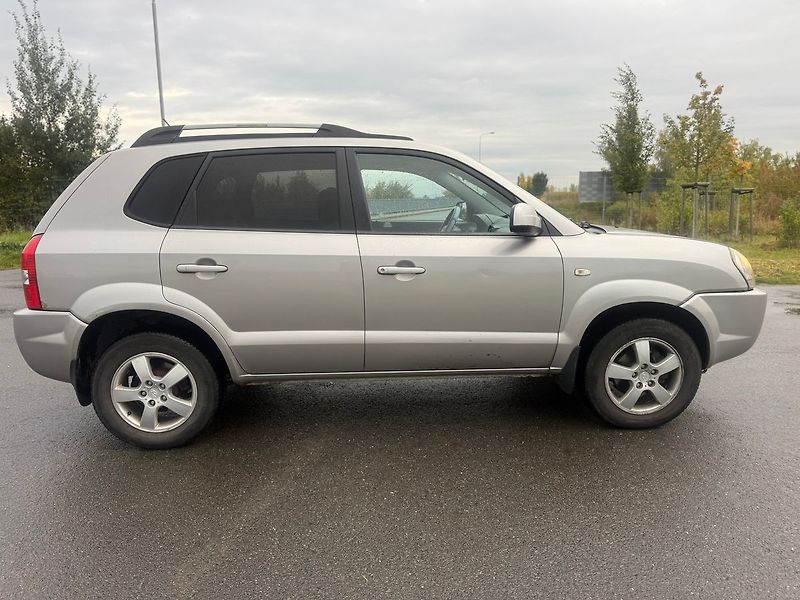 Hyundai Tucson 2,0 TDI 4X4 STK 2027  KLIMATIZ - fotka 6 z 18