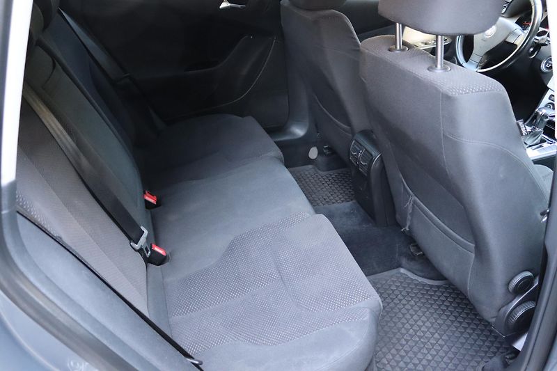 Volkswagen Passat VARIANT 2.0TDI DSG 103kW - fotka 44 z 50