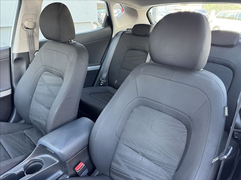 Kia Ceed 1,6 GDI 99kW tempomat původ ČR - fotka 22 z 50