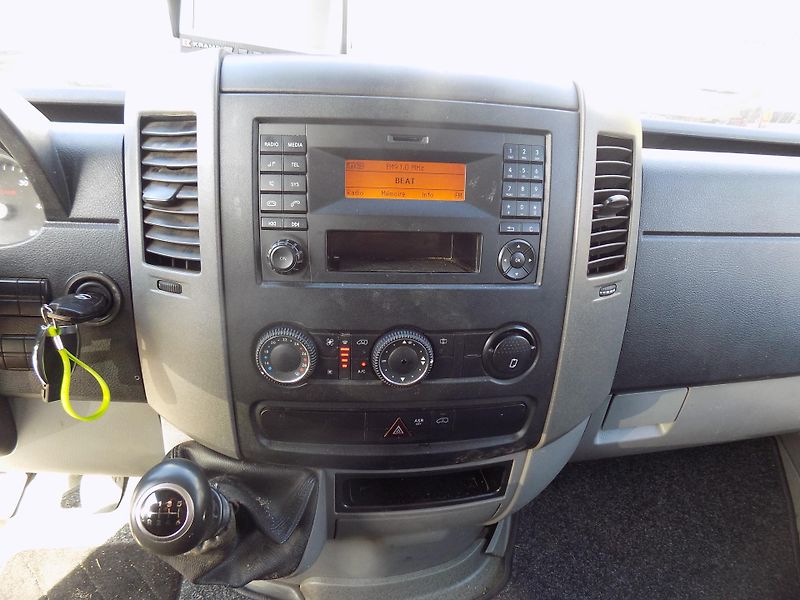 Mercedes-Benz Sprinter CDI 95 KW KLIMA TAZNÉ SKLOPKA - fotka 25 z 32