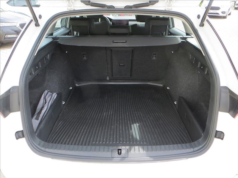 Škoda Octavia 1,5 TSI 110kW Style ČR - fotka 7 z 25