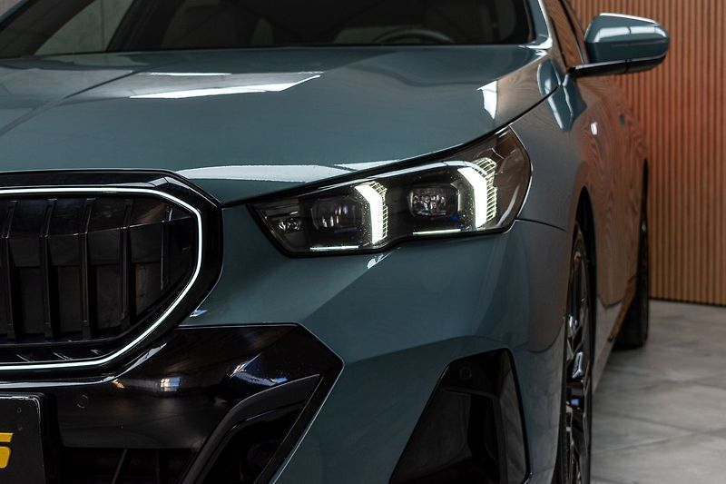 BMW Řada 5 540d xDrive ///M*ZÁRUKA*ČR 1.M - fotka 47 z 51