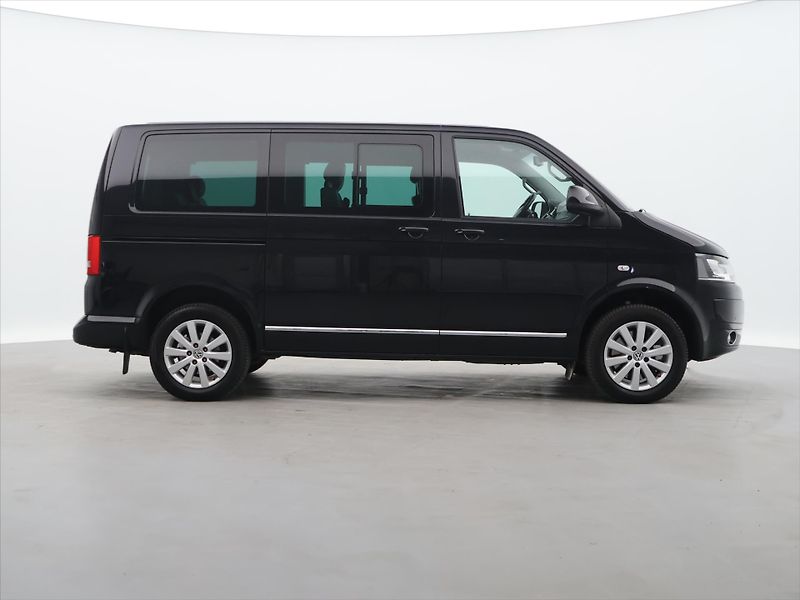 Volkswagen Multivan 2,0 TSI 150kW 4M DSG Highline - fotka 8 z 39