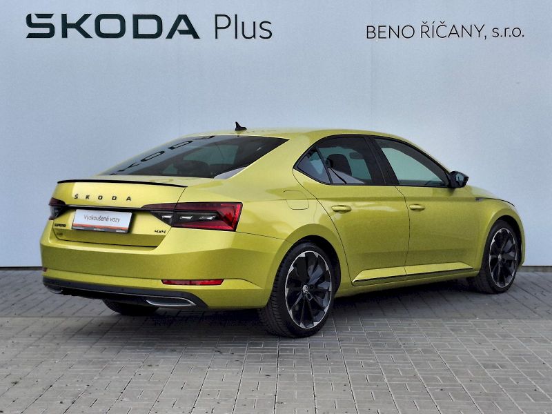 Škoda Superb (2022) Sportline DSG 4x4  2,0TDi 147k - fotka 2 z 35