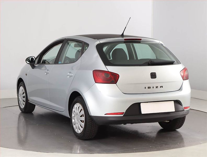 Seat Ibiza (2010) 1.4 16V, Serv.kniha, po STK - fotka 4 z 18