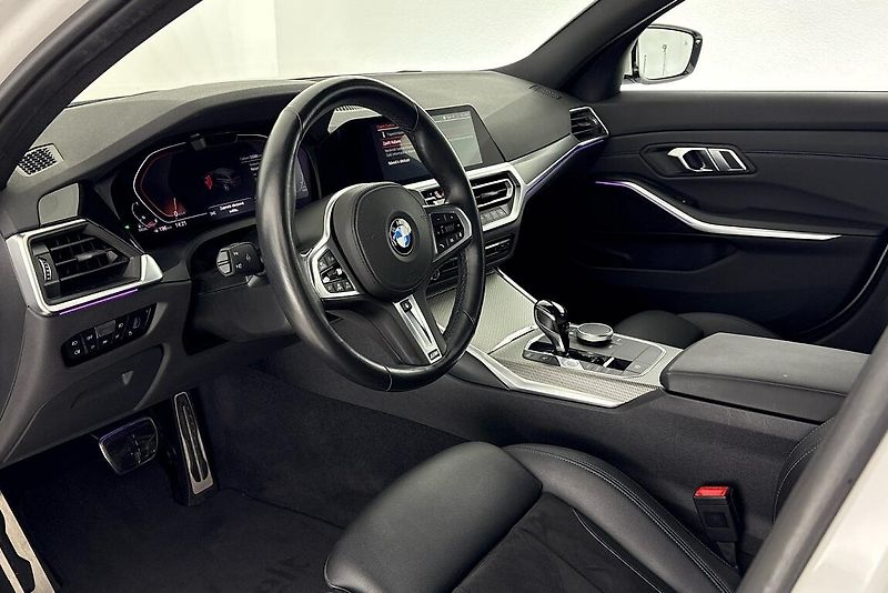 BMW Řada 3 320d xDrive - fotka 6 z 26