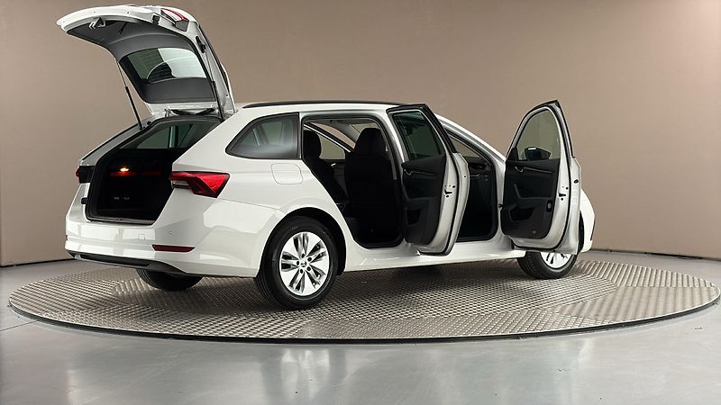 Škoda Octavia 2.0 TDI Ambition Combi - fotka 6 z 24