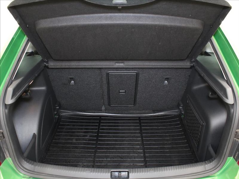 Škoda Rapid 1,2 TSi 81kW Style+ 37tkm! 1.m - fotka 24 z 26