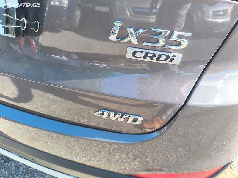 Hyundai ix35 2.0D4X4,90KM,MAX VÝBAVA,KRÁSNÝ - fotka 4 z 27