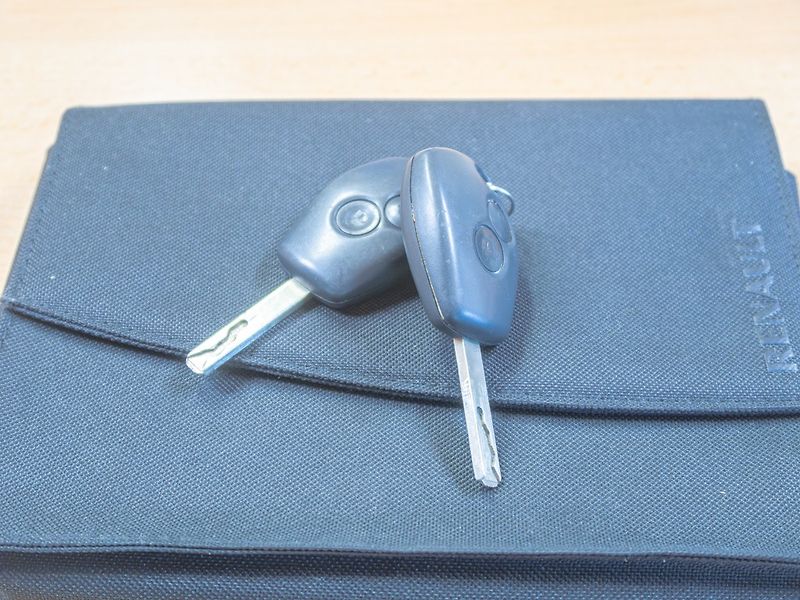 Renault Twingo (2010) 1.2i 55KW – 2x KOLA - fotka 36 z 36