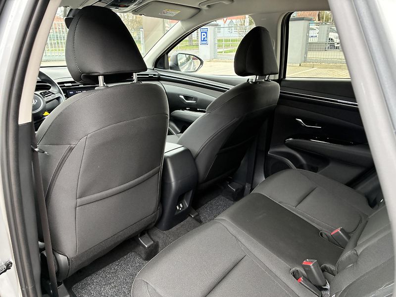 Hyundai Tucson 1.6CRD 85kW REZERVACE - fotka 12 z 31