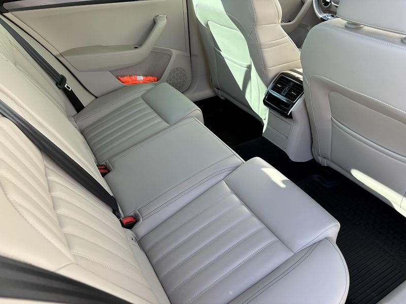 Škoda Superb 2.0 TDI 4x4 DSG / 147 kW Style - fotka 11 z 24