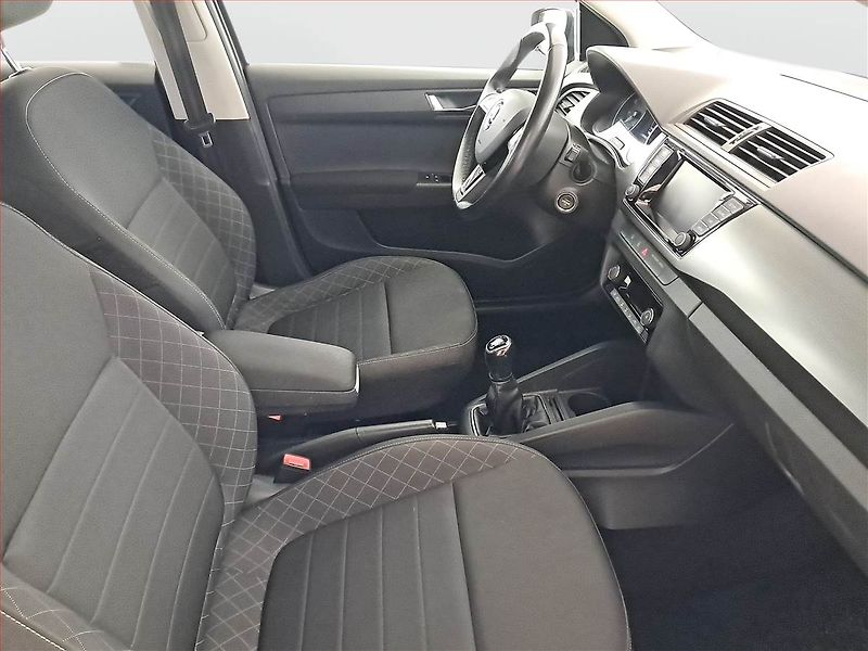 Škoda Fabia (2018) Style 1.0 TSI, Park. senzory - fotka 9 z 19