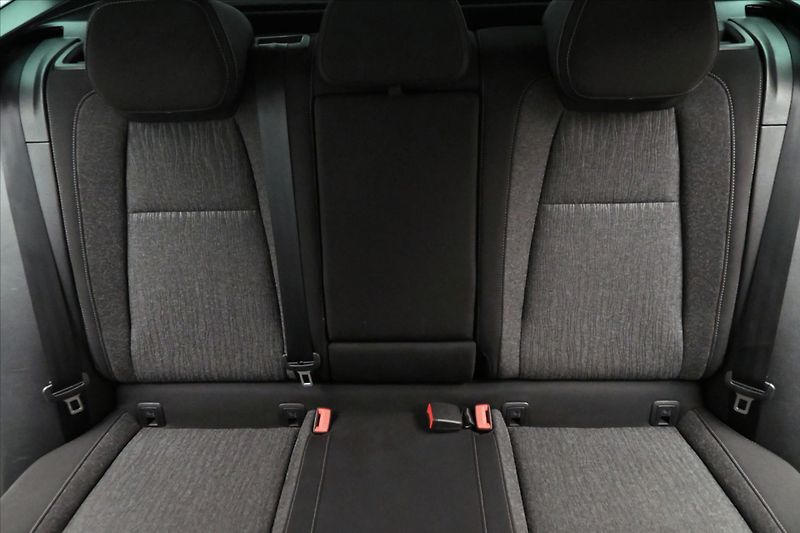 Škoda Karoq 1,5 TSI 110kW Business Záruka - fotka 27 z 31