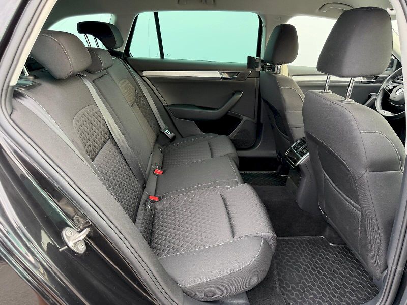 Škoda Superb (2022) 2.0 TDI 110kW DSG Business - fotka 26 z 35
