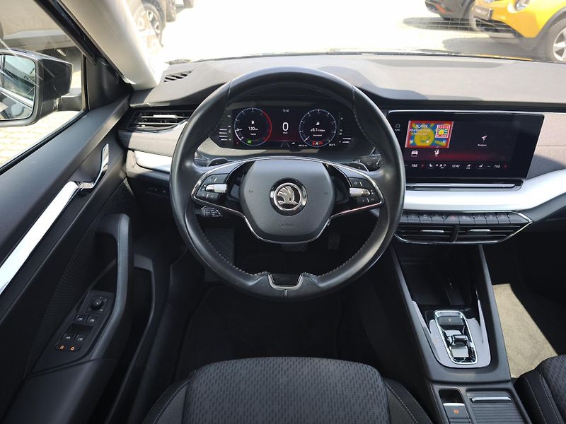 Škoda Octavia 2021 ČR 2.0 TDI DSG STYLE - fotka 6 z 31