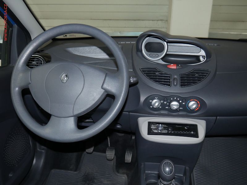 Renault Twingo (2014) 1.2.i, ČR, AC - fotka 13 z 18