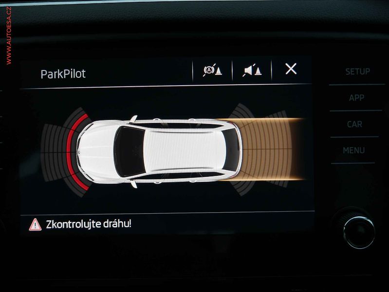 Škoda Octavia (2018) 1.6 TDi, ČR, Style, STK5/28 - fotka 12 z 18