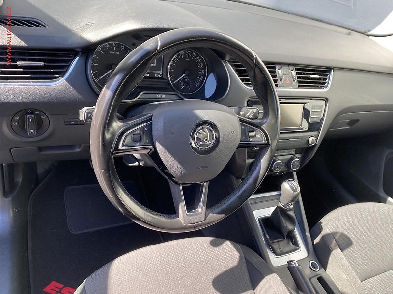 Škoda Octavia (2016) 1.6 TDi, ČR, Style, výhřev - fotka 12 z 15