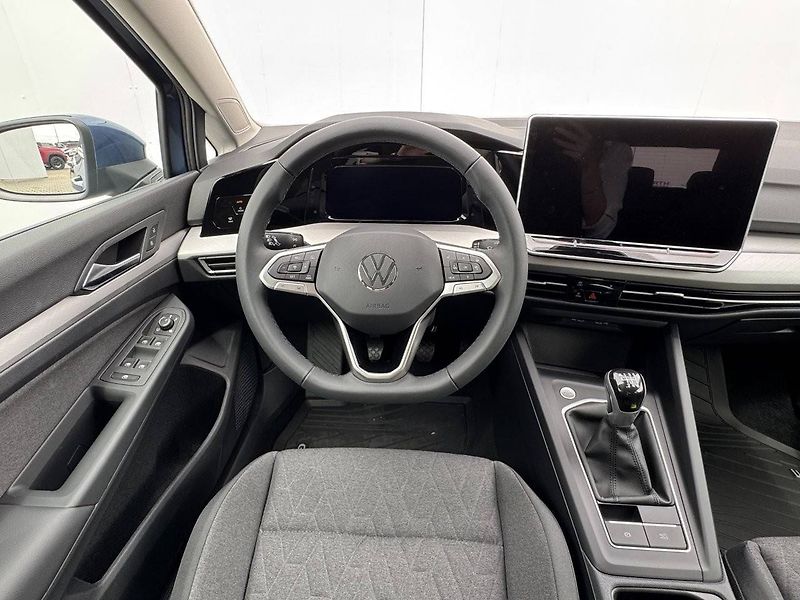 Volkswagen Golf (2026) People 6G 1,5TSI - fotka 6 z 8