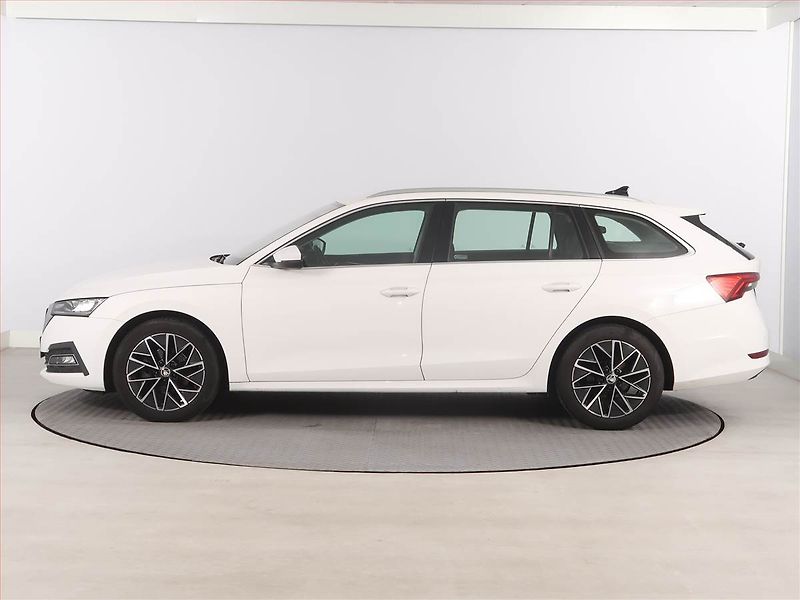 Škoda Octavia (2021) Style 1.5 TSI, Serv.kniha - fotka 3 z 16