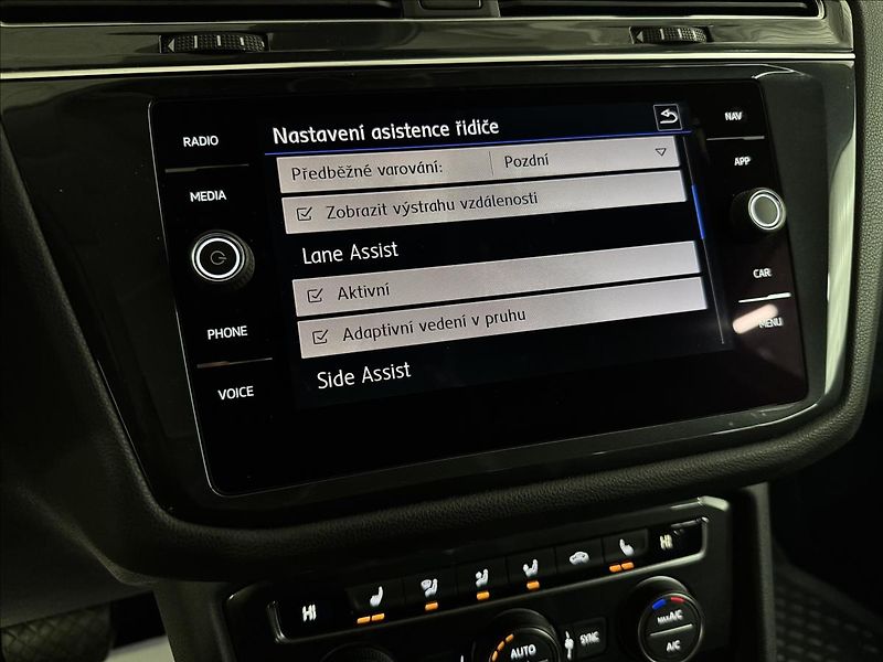 Volkswagen Tiguan Allspace R-LINE 140kW 4M HUD DCC LED - fotka 24 z 52
