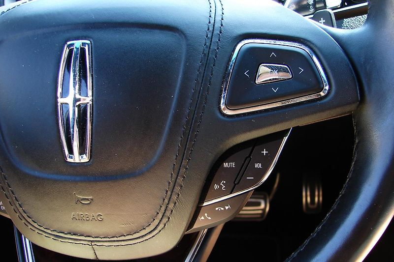 Lincoln MKZ 3.0 V6 TT 406PS AWD Kůže-ZADÁN - fotka 28 z 58
