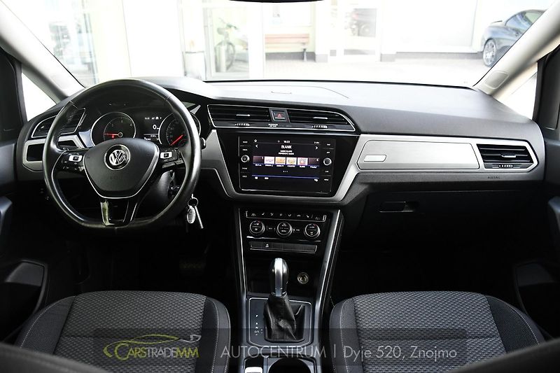 Volkswagen Touran 1.6TDi DSG  - fotka 21 z 48