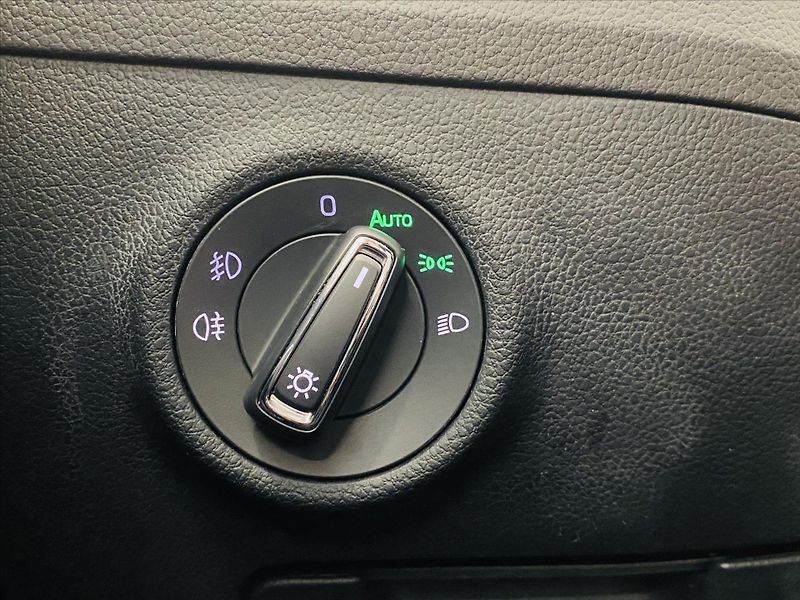 Škoda Superb 2,0 TDI 110kW DSG Style - fotka 20 z 25