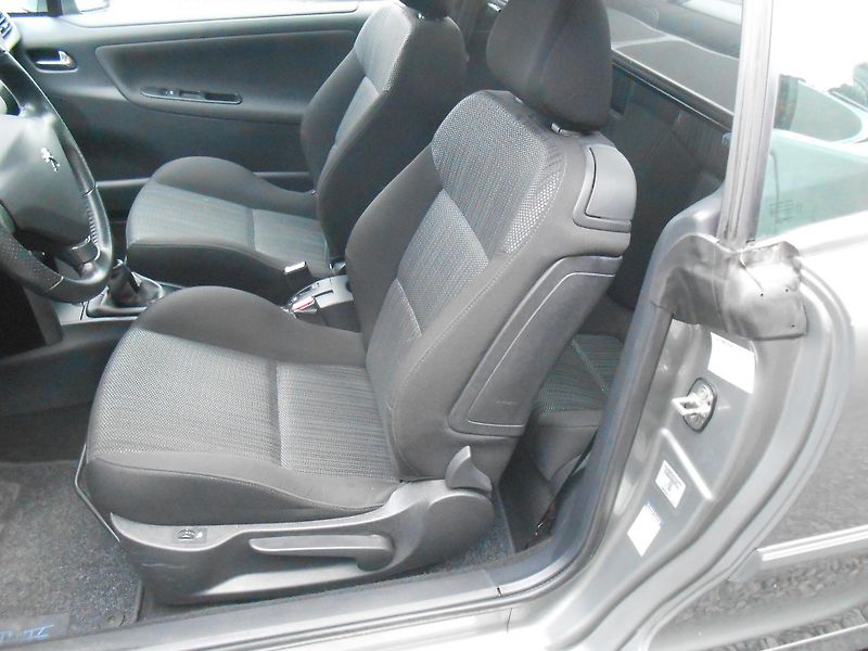 Peugeot 207 CC 1.6VTi,127TKm! KLIMA - fotka 18 z 28