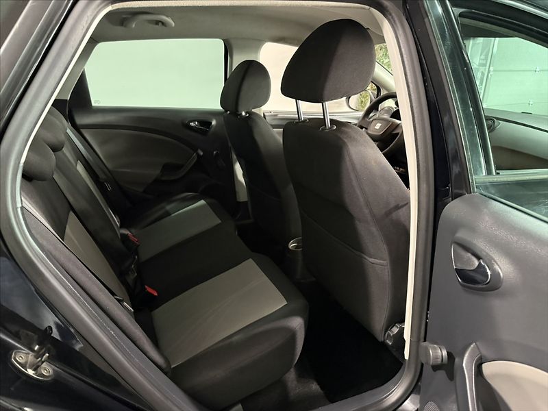 Seat Ibiza 1,6   TDI 66KW STK 02/28 ALU - fotka 12 z 15