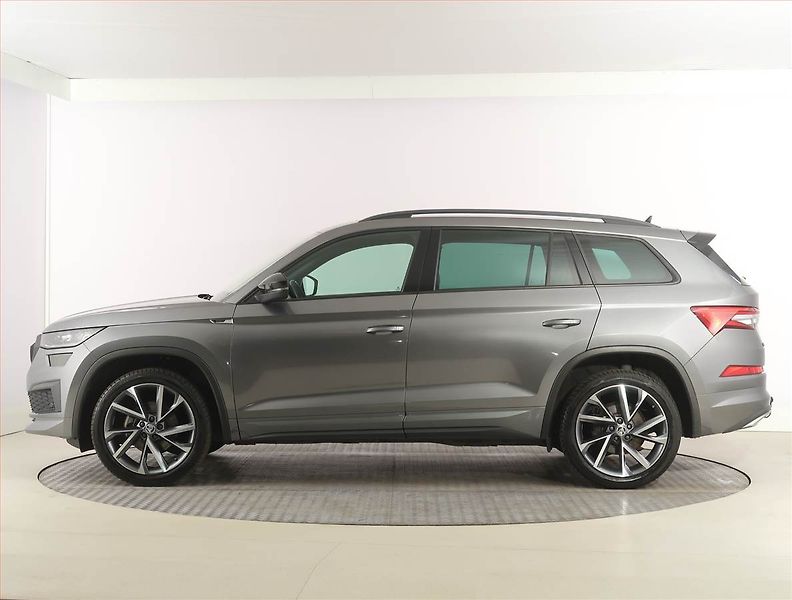 Škoda Kodiaq (2022) Sportline 1.5 TSI, digi klima - fotka 3 z 30