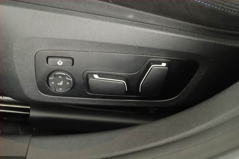 BMW Řada 4 (2025) M440i xDrive, Sport Line - fotka 25 z 25