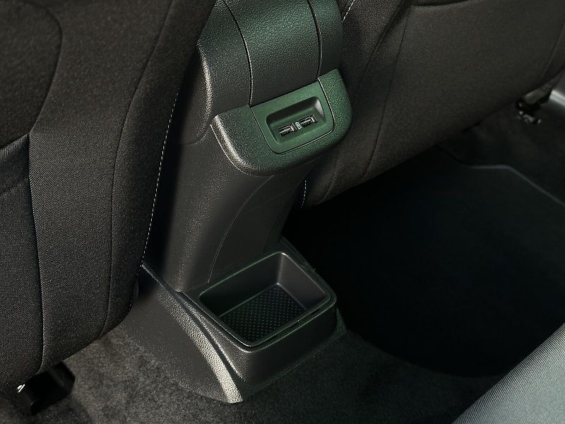 Škoda Fabia 1.0TSi Ambition TOP 95PS Clima - fotka 31 z 34