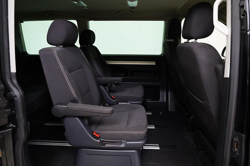 Volkswagen Multivan - fotka 23 z 26