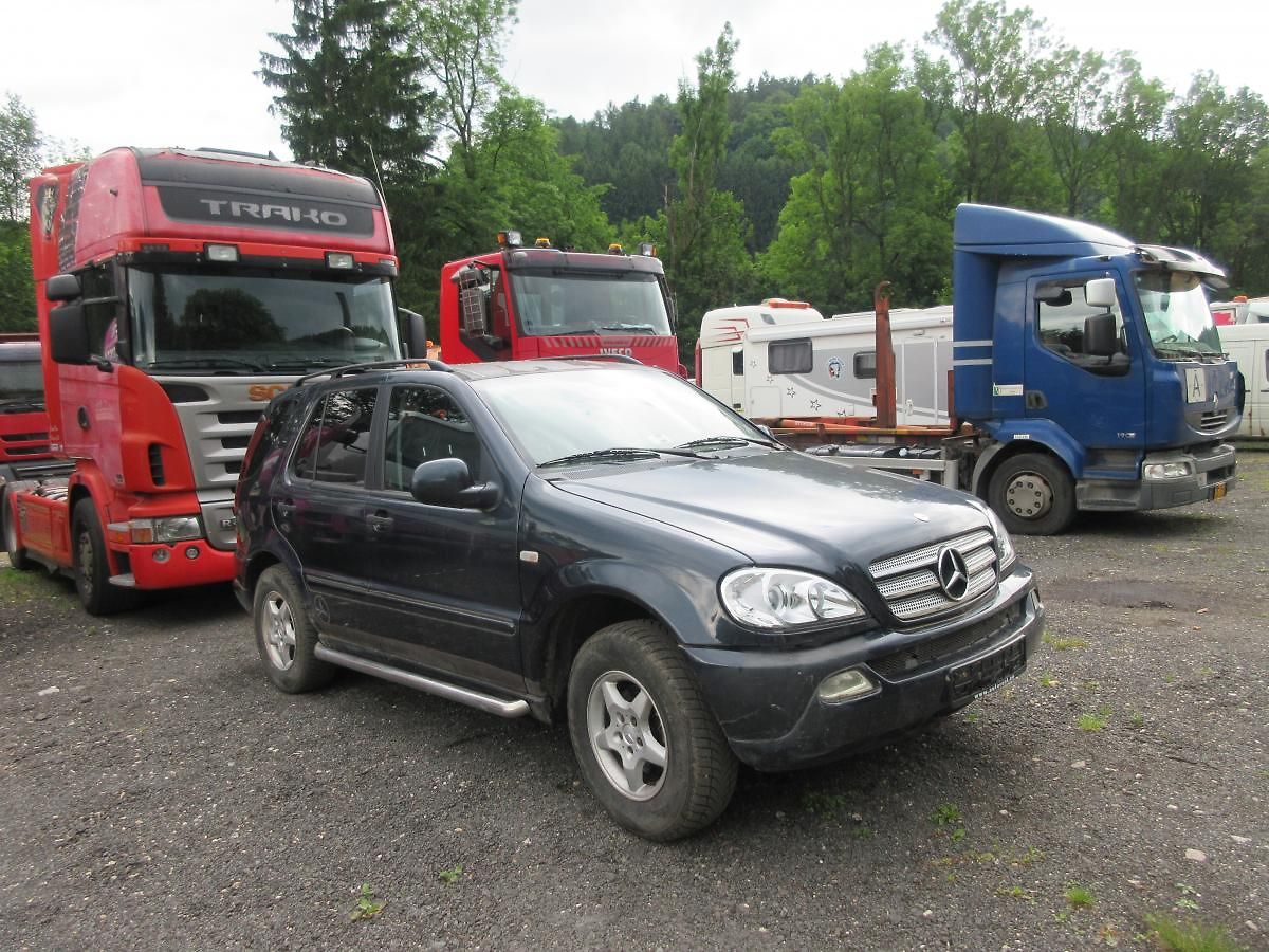 Mercedes-Benz Třídy M ML 270 TAŽNÉ 3,3 T MANUÁL