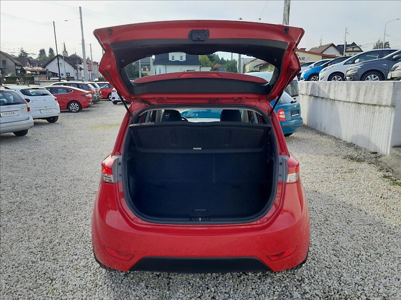 Hyundai ix20 1,6i 91 kW - fotka 23 z 49