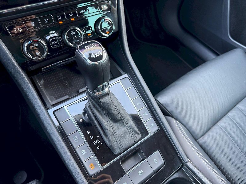 Škoda Superb (2022) 2.0 TDI 147kW L&K DSG 4x4 - fotka 27 z 35