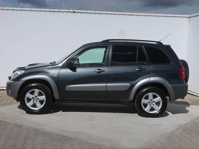Toyota RAV4 (2004) 2.0 D-4D , 4X4, Tempomat - fotka 3 z 13